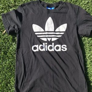 ADIDAS T-shirt
